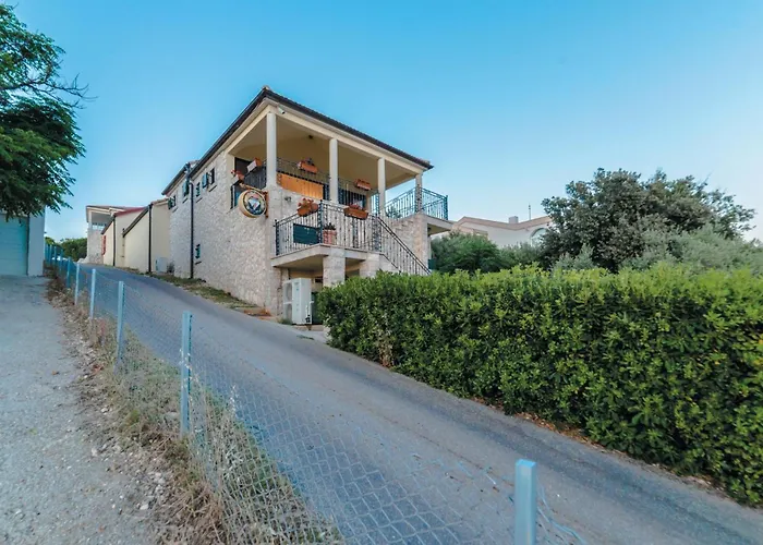 1 Bedroom Awesome In