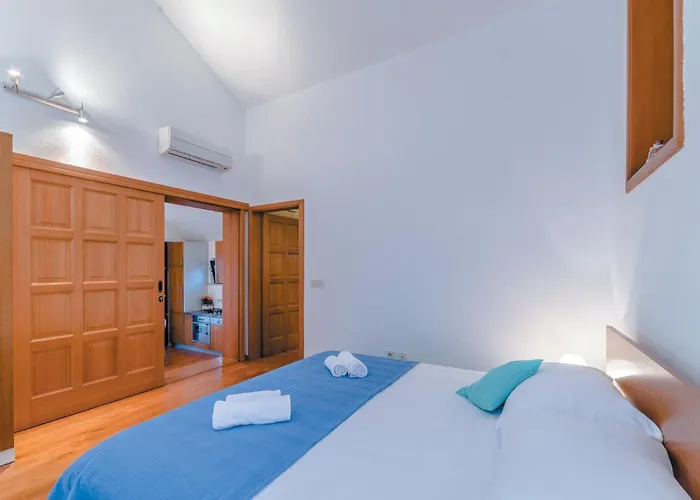 1 Bedroom Awesome In Apartamento