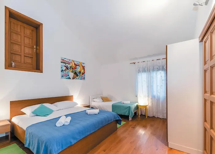 1 Bedroom Awesome In * Kolan