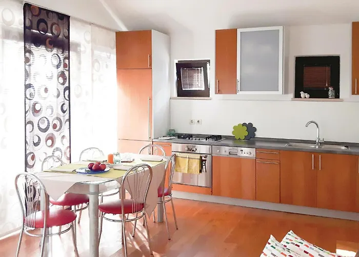 1 Bedroom Awesome In Apartament *