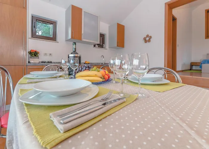 1 Bedroom Awesome In Apartament *