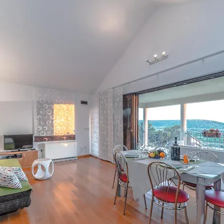 1 Bedroom Front In شقة