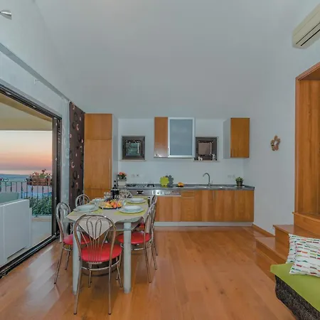 1 Bedroom Front In *